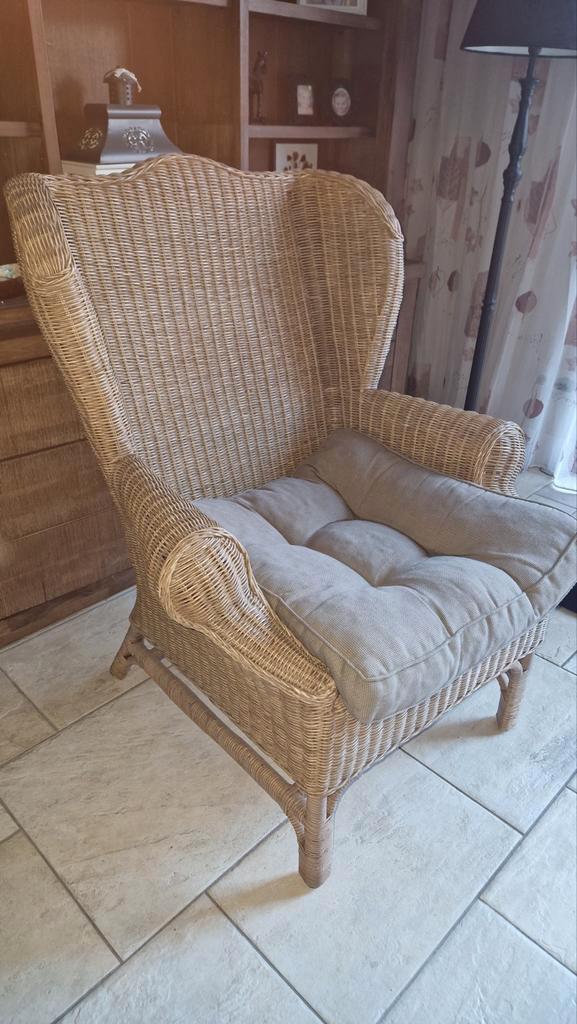 Rotan fauteuil met kussen, Huis en Inrichting, Fauteuils, Gebruikt, Riet of Rotan, Ophalen