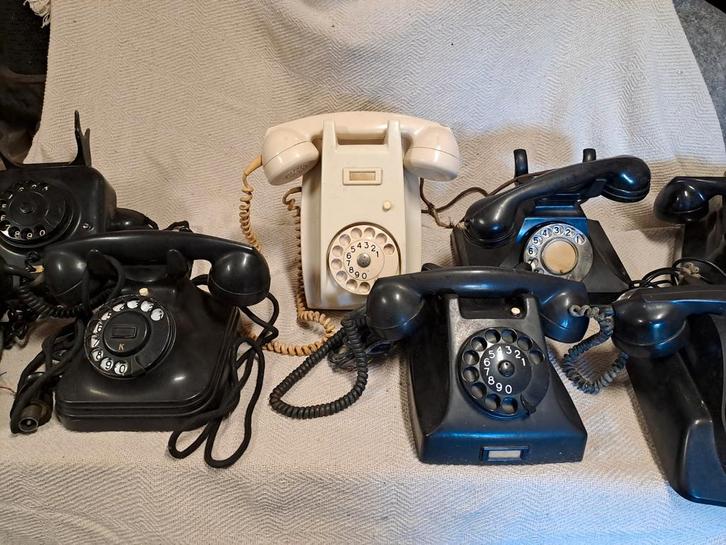 Bakelieten Telefoon Collectie, Telecommunicatie, Vaste telefoons | Niet Draadloos, Gebruikt, Bakeliet, Met draaischijf, Ophalen of Verzenden