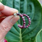 Mooie nieuwe oorbellen-creolen- van Robijn kralen en zilver, Nieuw, Ophalen of Verzenden, Roze, Met edelsteen