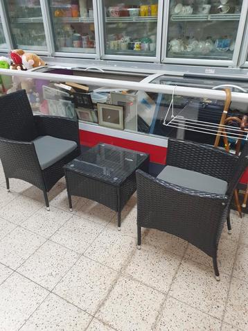Nieuwe Wicker Tuinset - 2 Stoelen + Tafel beschikbaar voor biedingen