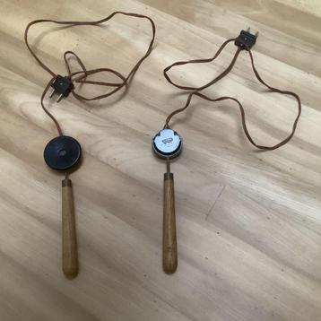 2 antieke bakelieten telefoonhoorns beschikbaar voor biedingen