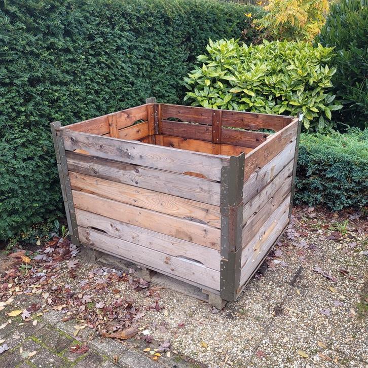 Palletbox / Defensiekrat op Pallet, Doe-het-zelf en Verbouw, Kratten en Dozen, Gebruikt, Ophalen