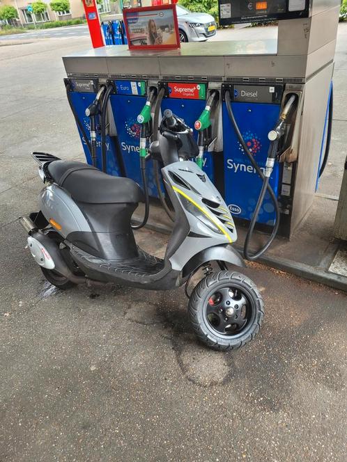 Scooter/brommer/motorscooter monteur/reparatie/stuk/Piaggio, Fietsen en Brommers, Brommers | Tuning en Styling, Zo goed als nieuw