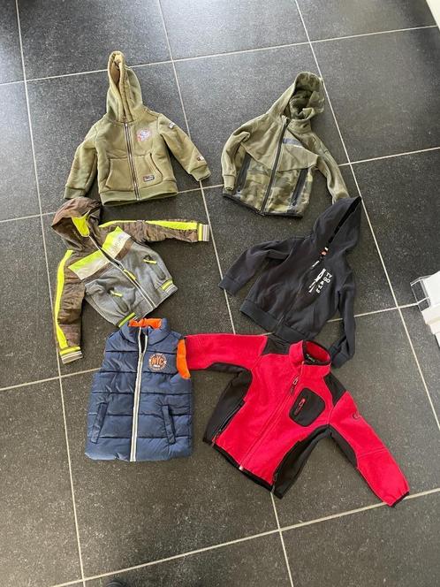Zeer nette jassen / vesten / bodywarmer voor jongens!, Kinderen en Baby's, Kinderkleding | Maat 104, Zo goed als nieuw, Jongen