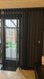 Zwart inbetween gordijnen, Huis en Inrichting, Stoffering | Gordijnen en Lamellen, Ophalen of Verzenden, Zo goed als nieuw, Zwart