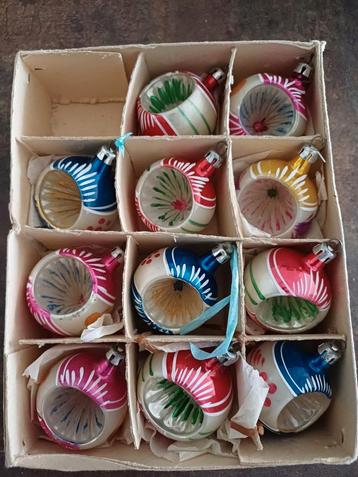 Oude kerstballen van glas deukballen beschikbaar voor biedingen