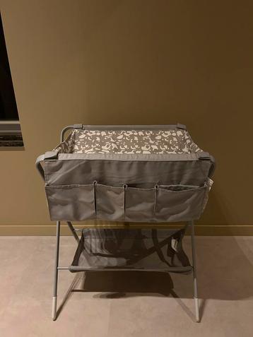 Inklapbare Commode/Verschoontafel - Zo Goed Als Nieuw beschikbaar voor biedingen