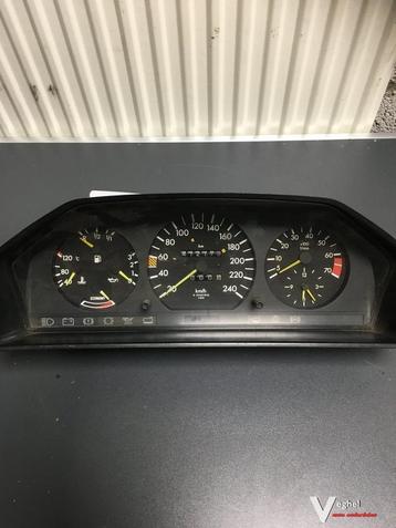 Mercedes W124  Benzine   124 542 8506    Km Tellerklok beschikbaar voor biedingen