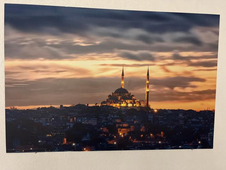 Mooie foto van moskee bij zonsondergang, Huis en Inrichting, Woonaccessoires | Schilderijen, Tekeningen en Foto's, Zo goed als nieuw