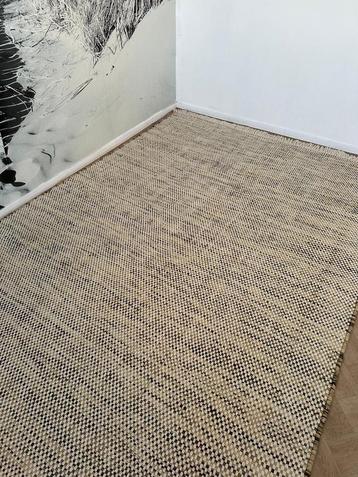 Grootste en voordeligste collectie vloerkleden van nederland beschikbaar voor biedingen