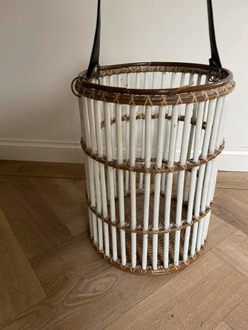 Rivièra Mason wit rotan windlicht beschikbaar voor biedingen