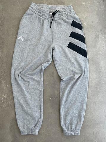 ADIDAS ORIGINAL ANTHONY EDWARDS FOUNDATION FLEECE BROEK beschikbaar voor biedingen