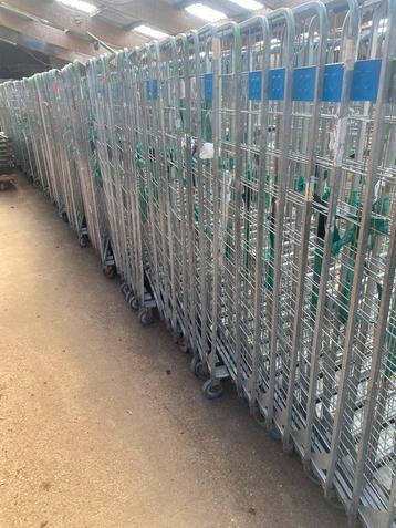 rolcontainers 3 en 4 heks met schappen 2 heks nestelbaar etc beschikbaar voor biedingen