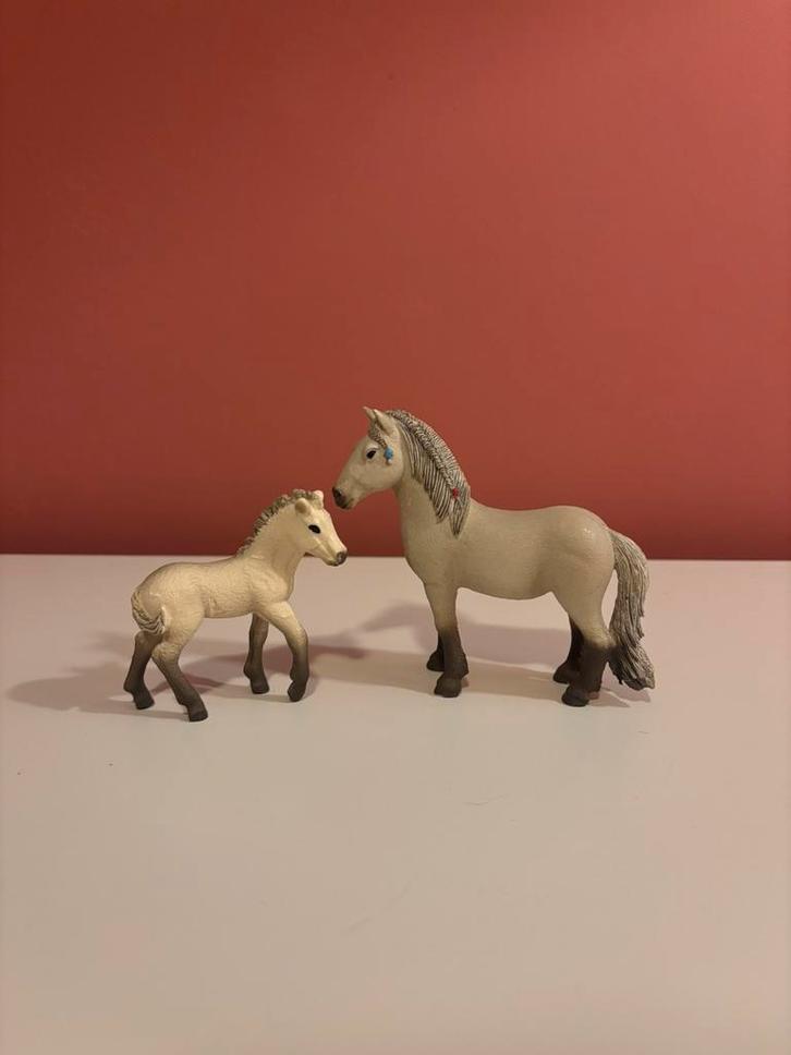 Schleich paarden, ijslander moeder+veulen (42430), Verzamelen, Speelgoed, Zo goed als nieuw, Ophalen of Verzenden