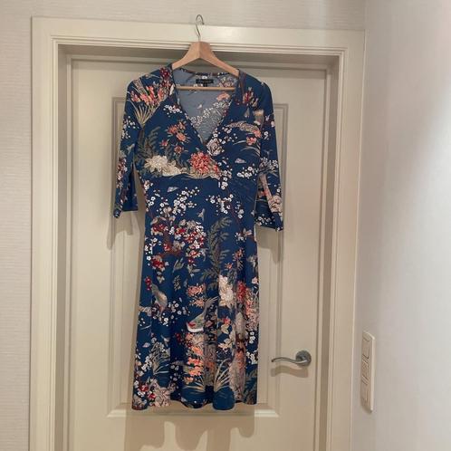 King Louie Jurk, Kleding | Dames, Jurken, Zo goed als nieuw, Maat 38/40 (M), Blauw, Onder de knie, Verzenden