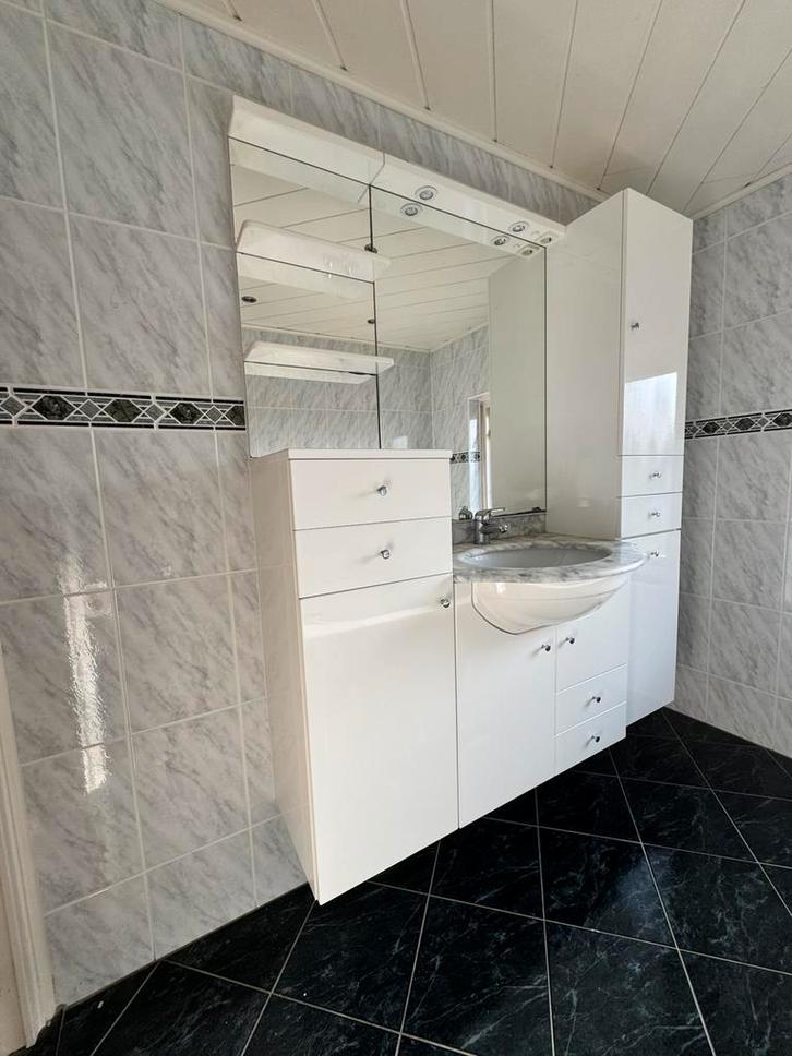 Zwevend badkamermeubel – compleet – mag meteen weg!, Huis en Inrichting, Badkamer | Badkamermeubels, Gebruikt, 150 tot 200 cm