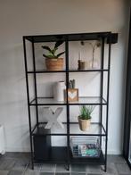 Stoere metalen kast van de ikea, Met plank(en), Gebruikt, 100 tot 150 cm, Ophalen of Verzenden