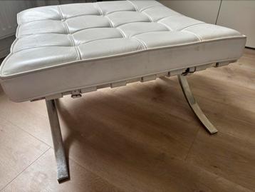 Design hocker/voetenbank beschikbaar voor biedingen