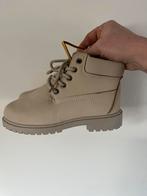 Partij schoenen 500tot600 paar, Ophalen, Zo goed als nieuw