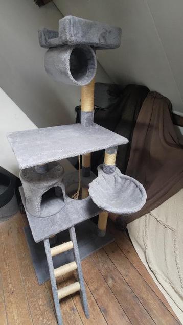 Kattenkrabpaal beschikbaar voor biedingen