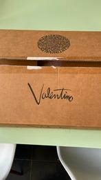 Valentino Garavani gesigneerd - una grande storia italiana, Ophalen of Verzenden, Nieuw, Overige onderwerpen