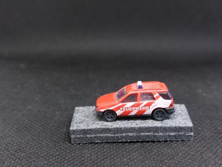 Busch 8302 - Mercedes M-Klasse 'Feuerwehr' (14635), Hobby en Vrije tijd, Modeltreinen | N-Spoor, Gebruikt, Overige typen, Gelijkstroom