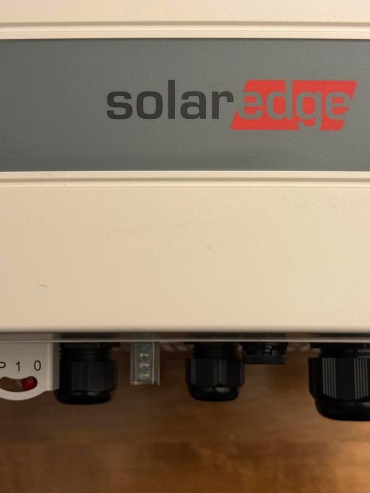 SolarEdge SE 12,5K drie-fase omvormer met toebehoren, Doe-het-zelf en Verbouw, Zonnepanelen en Toebehoren, Zo goed als nieuw, Compleet systeem