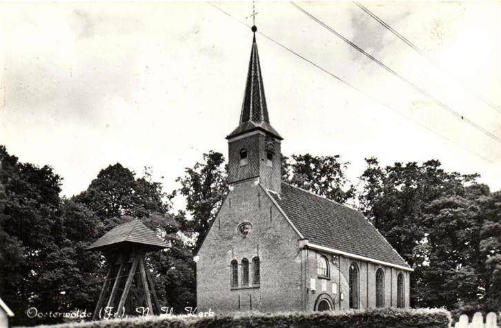 Oosterwolde [Fr.], N.H. Kerk - klokkenstoel - ongelopen, Verzamelen, Ansichtkaarten | Nederland, Ongelopen, Friesland, Voor 1920