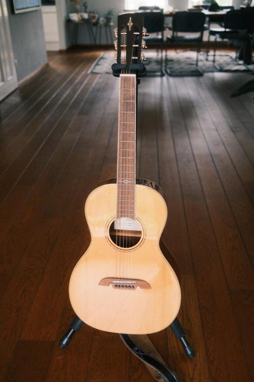 Alvarez Parlor AP70W, Muziek en Instrumenten, Snaarinstrumenten | Gitaren | Akoestisch, Zo goed als nieuw, Western- of Steelstringgitaar