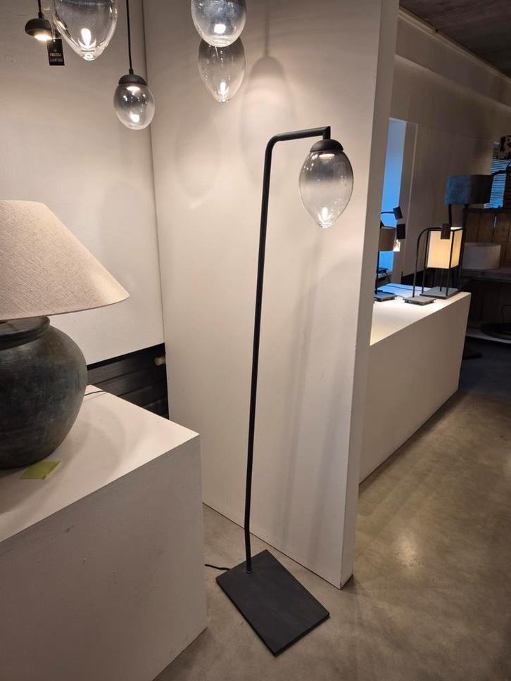 Moderne Vloerlamp met Glazen Druppel, Huis en Inrichting, Lampen | Vloerlampen, Nieuw, 150 tot 200 cm, Glas, Metaal, Ophalen