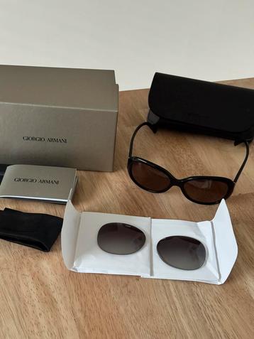 Giorgio Armani Butterfly zonnebril AR8047 beschikbaar voor biedingen