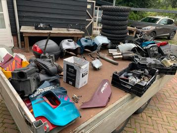 Heel veel Honda Transalp XL600v onderdelen beschikbaar voor biedingen