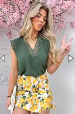 Nieuwe lace top army green one size, Maat 38/40 (M), Nieuw, Ophalen of Verzenden, Zonder mouw