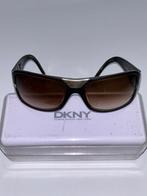 DKNY zonnebril bruin goud, Sieraden, Tassen en Uiterlijk, Zonnebrillen en Brillen | Dames, Overige merken, Zonnebril, Bruin, Verzenden