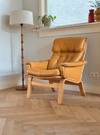 Vintage fauteuil leer hout jaren 50/60/70, Huis en Inrichting, Fauteuils, Ophalen, Minder dan 75 cm, Zo goed als nieuw, 50 tot 75 cm