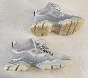 Bronx sneakers gympen leer suède mt 37 beschikbaar voor biedingen