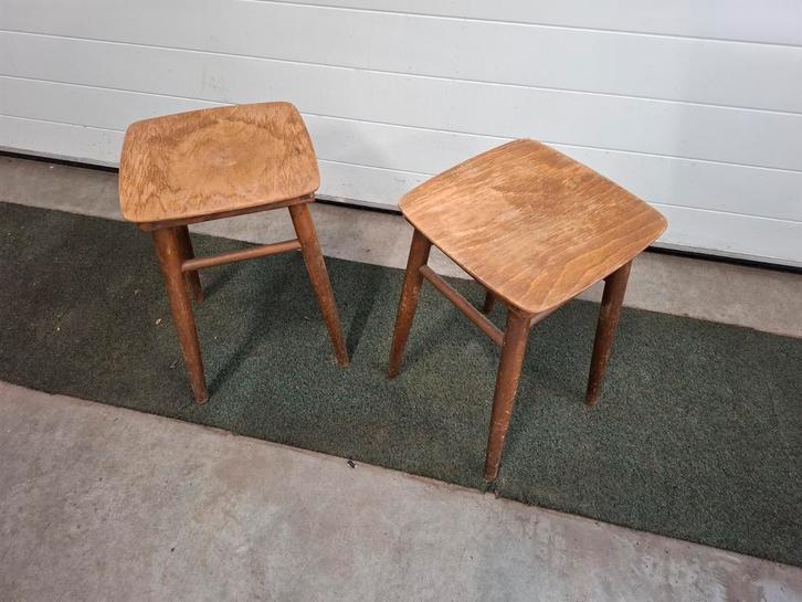 Leuke Vintage gebruikte houten kruk krukjes 2x Altijd welkom, Huis en Inrichting, Krukjes, Gebruikt, Hout, Ophalen
