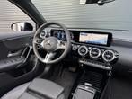 Mercedes-Benz A-klasse 250 e | Panoramadak | Luxury, Auto's, Mercedes-Benz, Euro 6, 16 kWh, Zwart, Hybride Elektrisch/Benzine