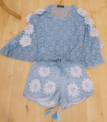 Blauw kant look top+ short set bewerkt met steentjes! M beschikbaar voor biedingen