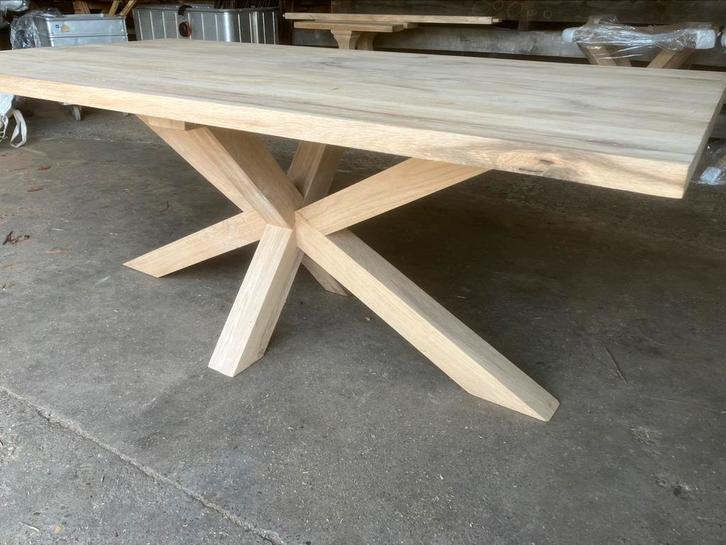Eiken boomstam tafelblad massief en eiken onderstel mogelijk, Huis en Inrichting, Tafels | Eettafels, Zo goed als nieuw, 200 cm of meer