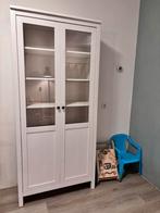 Witte vitrinekast met gebruikssporen, Gebruikt, Glas, 150 tot 200 cm, 25 tot 50 cm