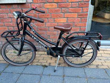 Gebruikte meisjesfiets 18 inch beschikbaar voor biedingen