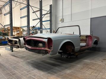 Mercedes W113 Pagode Carrosserie 2x + Deur 4x en motorkap beschikbaar voor biedingen