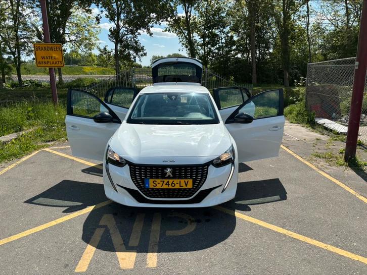 Peugeot 208 1.2 Puretech 75pk 2023 Wit, Auto's, Peugeot, Particulier, Benzine, B, Hatchback, Handgeschakeld, Origineel Nederlands
