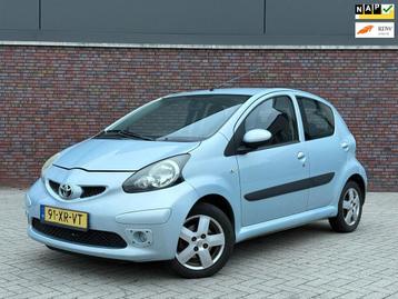 Toyota Aygo 1.0-12V Sport | Nieuwe APK | Airco | El. Ramen | beschikbaar voor biedingen
