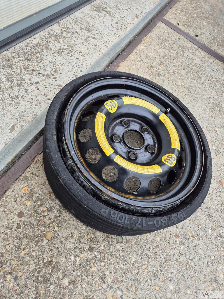 Thuiskomer opblaasbaar reservewiel Porsche Cayenne Audi Q7, Gebruikt, -, -, Banden en Velgen