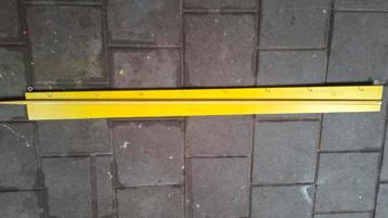 Dagritmekaarten Lat - Geel beschikbaar voor biedingen