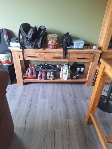 Teak hout dressoir beschikbaar voor biedingen