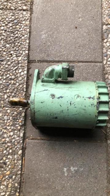 Nekaf willys m38A1 jeep Dynamo 24 Volt beschikbaar voor biedingen