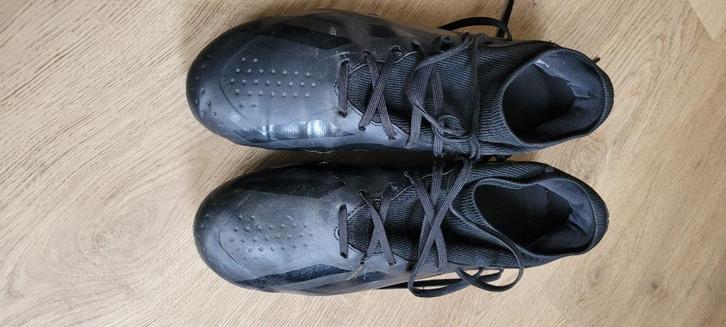 Jongens Voetbal Schoenen maat 44 Merk Adidas Crazyfast Zwart, Sport en Fitness, Voetbal, Gebruikt, Schoenen, Maat XL, Ophalen of Verzenden